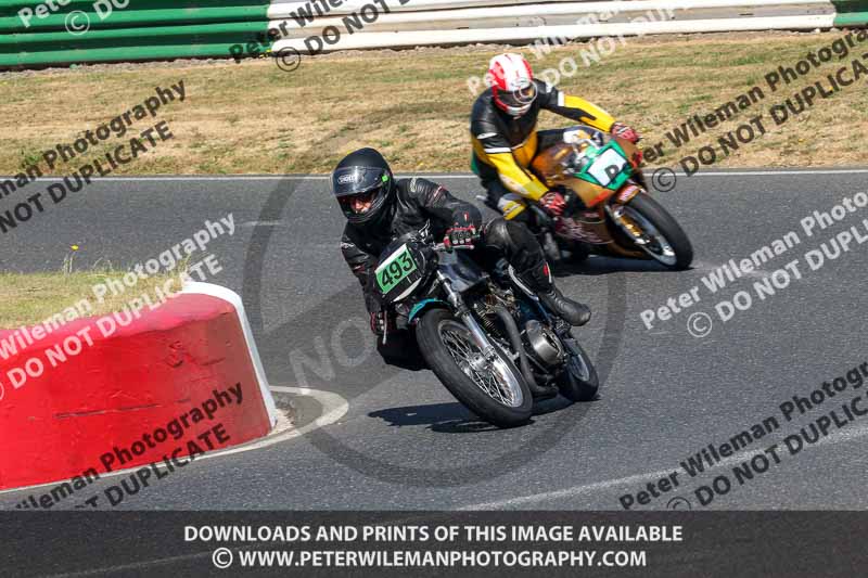 Vintage motorcycle club;eventdigitalimages;mallory park;mallory park trackday photographs;no limits trackdays;peter wileman photography;trackday digital images;trackday photos;vmcc festival 1000 bikes photographs