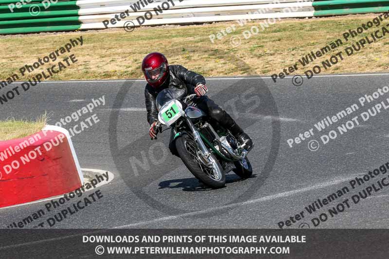Vintage motorcycle club;eventdigitalimages;mallory park;mallory park trackday photographs;no limits trackdays;peter wileman photography;trackday digital images;trackday photos;vmcc festival 1000 bikes photographs
