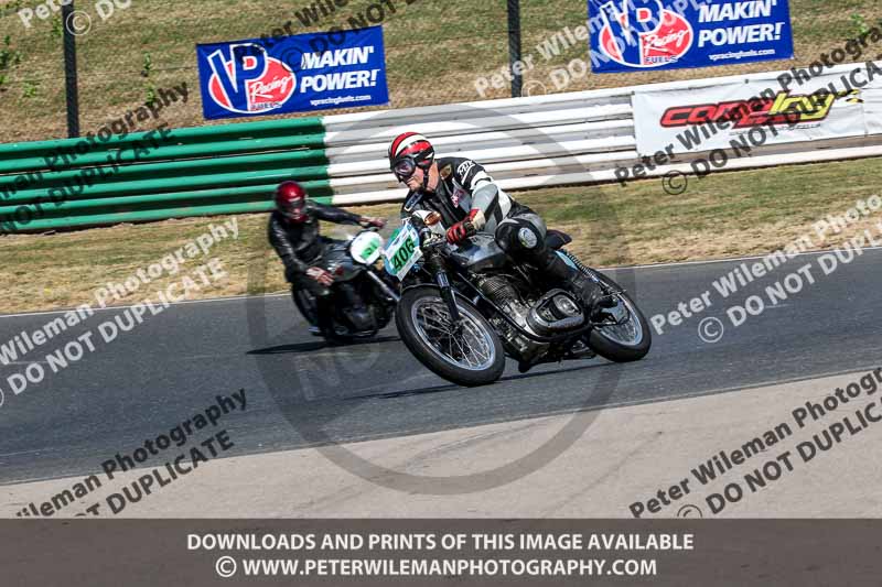 Vintage motorcycle club;eventdigitalimages;mallory park;mallory park trackday photographs;no limits trackdays;peter wileman photography;trackday digital images;trackday photos;vmcc festival 1000 bikes photographs