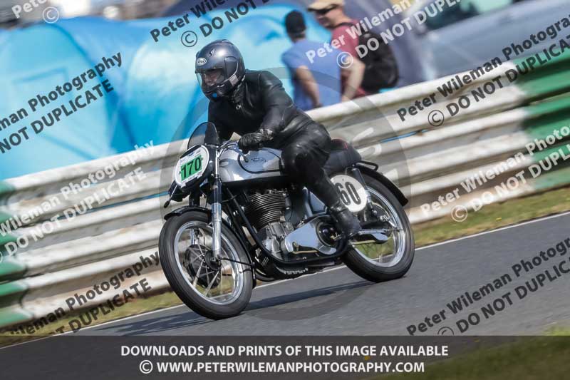 Vintage motorcycle club;eventdigitalimages;mallory park;mallory park trackday photographs;no limits trackdays;peter wileman photography;trackday digital images;trackday photos;vmcc festival 1000 bikes photographs