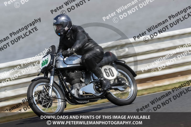 Vintage motorcycle club;eventdigitalimages;mallory park;mallory park trackday photographs;no limits trackdays;peter wileman photography;trackday digital images;trackday photos;vmcc festival 1000 bikes photographs