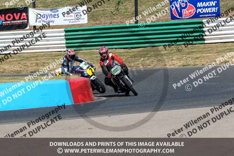 Vintage motorcycle club;eventdigitalimages;mallory park;mallory park trackday photographs;no limits trackdays;peter wileman photography;trackday digital images;trackday photos;vmcc festival 1000 bikes photographs