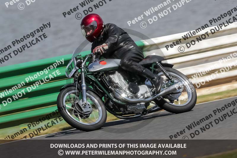 Vintage motorcycle club;eventdigitalimages;mallory park;mallory park trackday photographs;no limits trackdays;peter wileman photography;trackday digital images;trackday photos;vmcc festival 1000 bikes photographs