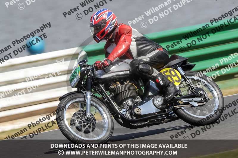 Vintage motorcycle club;eventdigitalimages;mallory park;mallory park trackday photographs;no limits trackdays;peter wileman photography;trackday digital images;trackday photos;vmcc festival 1000 bikes photographs