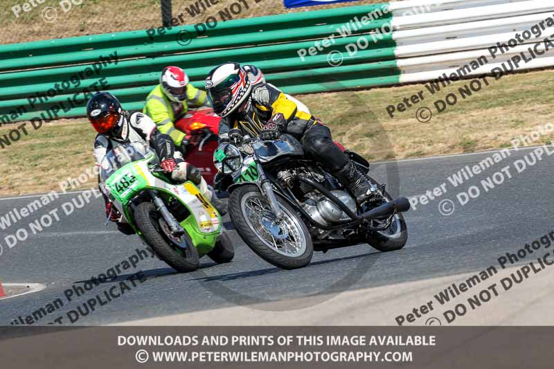 Vintage motorcycle club;eventdigitalimages;mallory park;mallory park trackday photographs;no limits trackdays;peter wileman photography;trackday digital images;trackday photos;vmcc festival 1000 bikes photographs