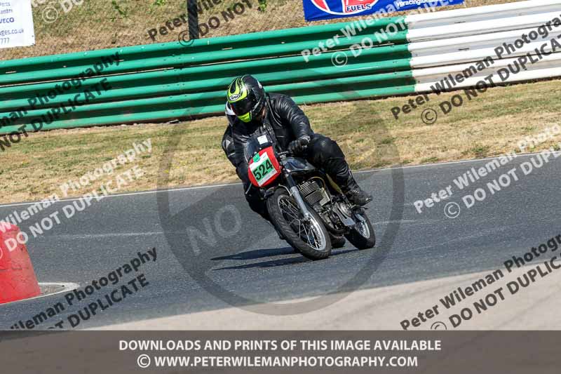 Vintage motorcycle club;eventdigitalimages;mallory park;mallory park trackday photographs;no limits trackdays;peter wileman photography;trackday digital images;trackday photos;vmcc festival 1000 bikes photographs