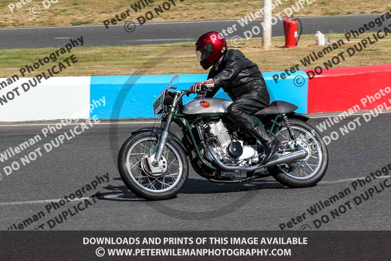 Vintage motorcycle club;eventdigitalimages;mallory park;mallory park trackday photographs;no limits trackdays;peter wileman photography;trackday digital images;trackday photos;vmcc festival 1000 bikes photographs