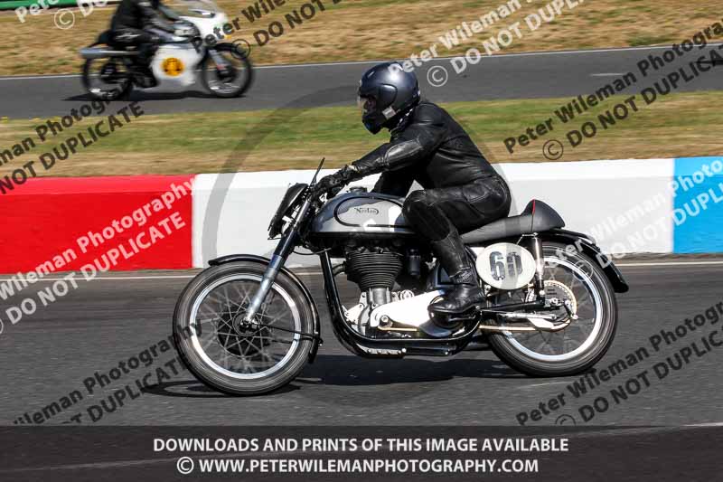 Vintage motorcycle club;eventdigitalimages;mallory park;mallory park trackday photographs;no limits trackdays;peter wileman photography;trackday digital images;trackday photos;vmcc festival 1000 bikes photographs