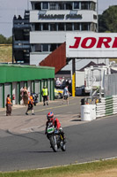 Vintage-motorcycle-club;eventdigitalimages;mallory-park;mallory-park-trackday-photographs;no-limits-trackdays;peter-wileman-photography;trackday-digital-images;trackday-photos;vmcc-festival-1000-bikes-photographs