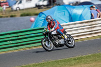 Vintage-motorcycle-club;eventdigitalimages;mallory-park;mallory-park-trackday-photographs;no-limits-trackdays;peter-wileman-photography;trackday-digital-images;trackday-photos;vmcc-festival-1000-bikes-photographs