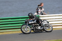 Vintage-motorcycle-club;eventdigitalimages;mallory-park;mallory-park-trackday-photographs;no-limits-trackdays;peter-wileman-photography;trackday-digital-images;trackday-photos;vmcc-festival-1000-bikes-photographs