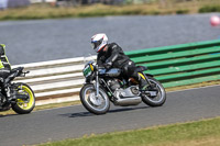 Vintage-motorcycle-club;eventdigitalimages;mallory-park;mallory-park-trackday-photographs;no-limits-trackdays;peter-wileman-photography;trackday-digital-images;trackday-photos;vmcc-festival-1000-bikes-photographs