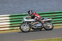 Vintage-motorcycle-club;eventdigitalimages;mallory-park;mallory-park-trackday-photographs;no-limits-trackdays;peter-wileman-photography;trackday-digital-images;trackday-photos;vmcc-festival-1000-bikes-photographs