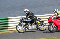 Vintage-motorcycle-club;eventdigitalimages;mallory-park;mallory-park-trackday-photographs;no-limits-trackdays;peter-wileman-photography;trackday-digital-images;trackday-photos;vmcc-festival-1000-bikes-photographs