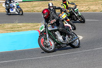 Vintage-motorcycle-club;eventdigitalimages;mallory-park;mallory-park-trackday-photographs;no-limits-trackdays;peter-wileman-photography;trackday-digital-images;trackday-photos;vmcc-festival-1000-bikes-photographs