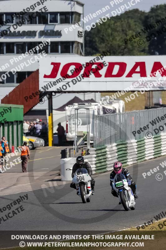 Vintage motorcycle club;eventdigitalimages;mallory park;mallory park trackday photographs;no limits trackdays;peter wileman photography;trackday digital images;trackday photos;vmcc festival 1000 bikes photographs