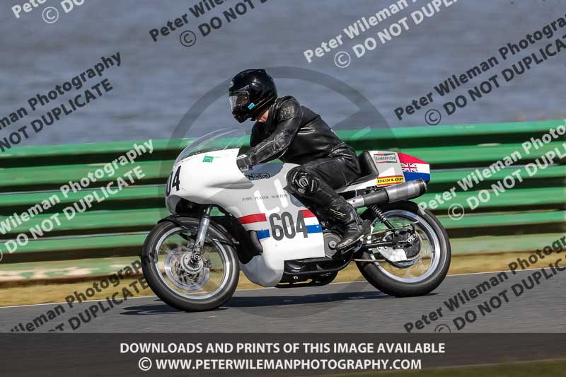 Vintage motorcycle club;eventdigitalimages;mallory park;mallory park trackday photographs;no limits trackdays;peter wileman photography;trackday digital images;trackday photos;vmcc festival 1000 bikes photographs