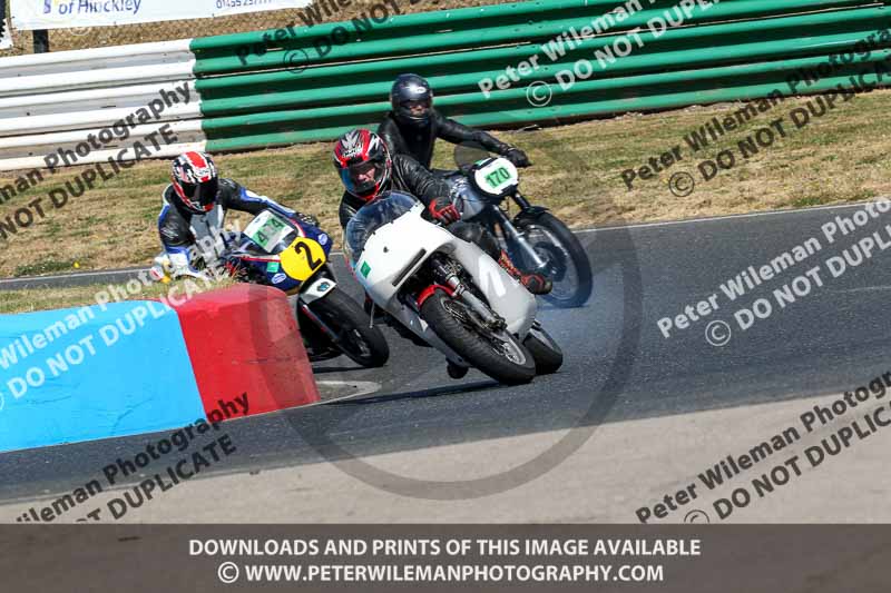 Vintage motorcycle club;eventdigitalimages;mallory park;mallory park trackday photographs;no limits trackdays;peter wileman photography;trackday digital images;trackday photos;vmcc festival 1000 bikes photographs