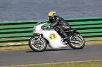 Vintage-motorcycle-club;eventdigitalimages;mallory-park;mallory-park-trackday-photographs;no-limits-trackdays;peter-wileman-photography;trackday-digital-images;trackday-photos;vmcc-festival-1000-bikes-photographs