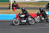 Vintage-motorcycle-club;eventdigitalimages;mallory-park;mallory-park-trackday-photographs;no-limits-trackdays;peter-wileman-photography;trackday-digital-images;trackday-photos;vmcc-festival-1000-bikes-photographs
