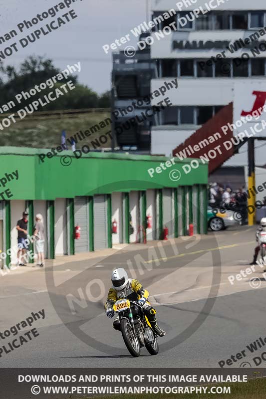 Vintage motorcycle club;eventdigitalimages;mallory park;mallory park trackday photographs;no limits trackdays;peter wileman photography;trackday digital images;trackday photos;vmcc festival 1000 bikes photographs