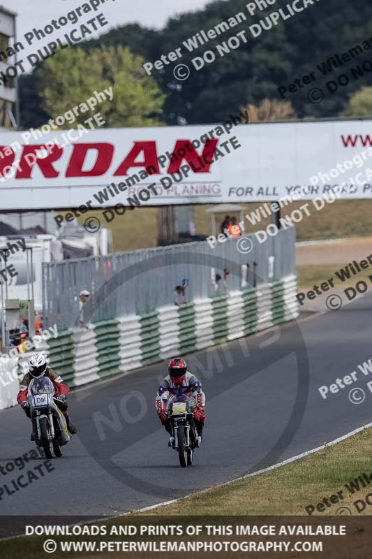 Vintage motorcycle club;eventdigitalimages;mallory park;mallory park trackday photographs;no limits trackdays;peter wileman photography;trackday digital images;trackday photos;vmcc festival 1000 bikes photographs