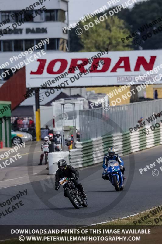 Vintage motorcycle club;eventdigitalimages;mallory park;mallory park trackday photographs;no limits trackdays;peter wileman photography;trackday digital images;trackday photos;vmcc festival 1000 bikes photographs