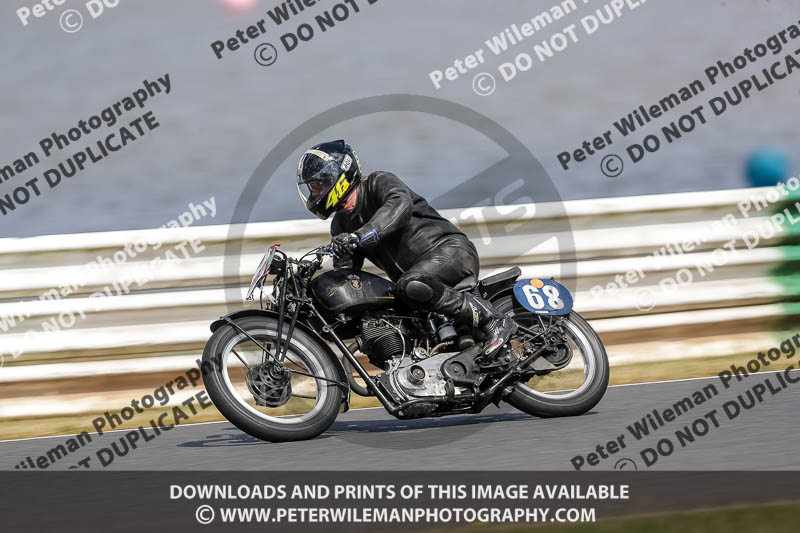 Vintage motorcycle club;eventdigitalimages;mallory park;mallory park trackday photographs;no limits trackdays;peter wileman photography;trackday digital images;trackday photos;vmcc festival 1000 bikes photographs