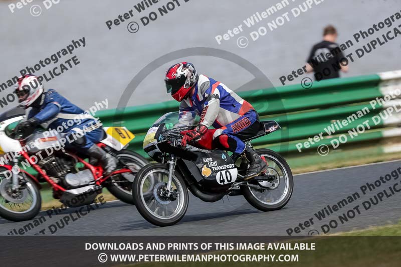 Vintage motorcycle club;eventdigitalimages;mallory park;mallory park trackday photographs;no limits trackdays;peter wileman photography;trackday digital images;trackday photos;vmcc festival 1000 bikes photographs