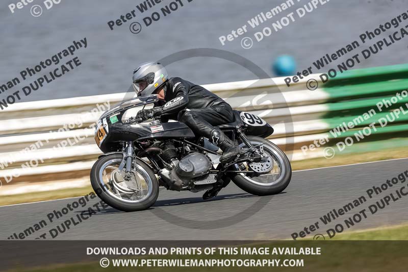 Vintage motorcycle club;eventdigitalimages;mallory park;mallory park trackday photographs;no limits trackdays;peter wileman photography;trackday digital images;trackday photos;vmcc festival 1000 bikes photographs