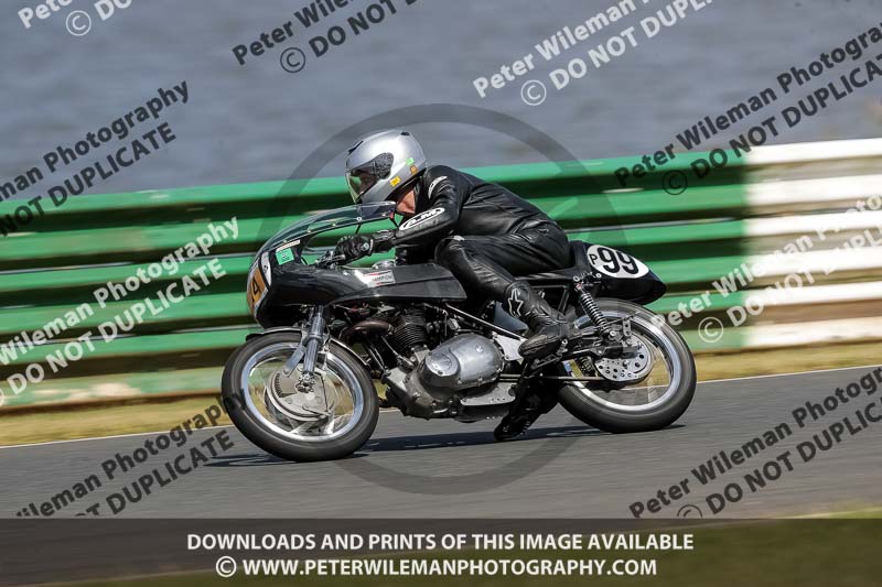 Vintage motorcycle club;eventdigitalimages;mallory park;mallory park trackday photographs;no limits trackdays;peter wileman photography;trackday digital images;trackday photos;vmcc festival 1000 bikes photographs