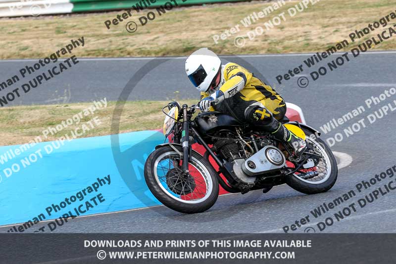 Vintage motorcycle club;eventdigitalimages;mallory park;mallory park trackday photographs;no limits trackdays;peter wileman photography;trackday digital images;trackday photos;vmcc festival 1000 bikes photographs