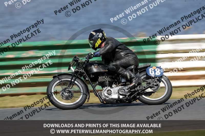 Vintage motorcycle club;eventdigitalimages;mallory park;mallory park trackday photographs;no limits trackdays;peter wileman photography;trackday digital images;trackday photos;vmcc festival 1000 bikes photographs