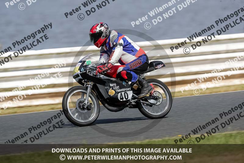 Vintage motorcycle club;eventdigitalimages;mallory park;mallory park trackday photographs;no limits trackdays;peter wileman photography;trackday digital images;trackday photos;vmcc festival 1000 bikes photographs