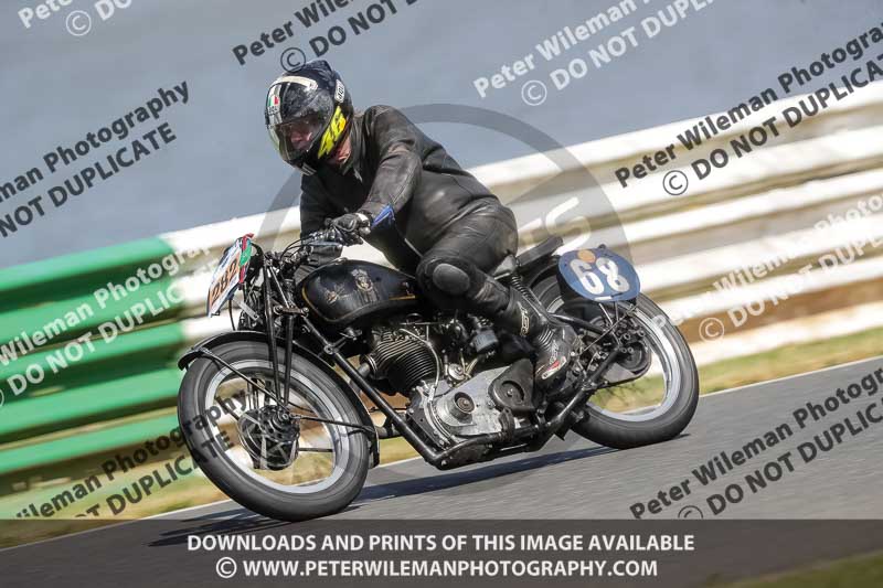 Vintage motorcycle club;eventdigitalimages;mallory park;mallory park trackday photographs;no limits trackdays;peter wileman photography;trackday digital images;trackday photos;vmcc festival 1000 bikes photographs