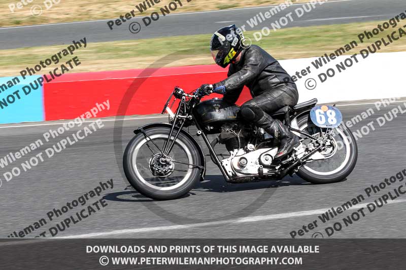 Vintage motorcycle club;eventdigitalimages;mallory park;mallory park trackday photographs;no limits trackdays;peter wileman photography;trackday digital images;trackday photos;vmcc festival 1000 bikes photographs