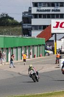 Vintage-motorcycle-club;eventdigitalimages;mallory-park;mallory-park-trackday-photographs;no-limits-trackdays;peter-wileman-photography;trackday-digital-images;trackday-photos;vmcc-festival-1000-bikes-photographs