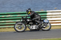 Vintage-motorcycle-club;eventdigitalimages;mallory-park;mallory-park-trackday-photographs;no-limits-trackdays;peter-wileman-photography;trackday-digital-images;trackday-photos;vmcc-festival-1000-bikes-photographs