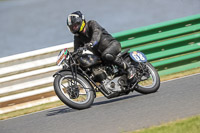 Vintage-motorcycle-club;eventdigitalimages;mallory-park;mallory-park-trackday-photographs;no-limits-trackdays;peter-wileman-photography;trackday-digital-images;trackday-photos;vmcc-festival-1000-bikes-photographs