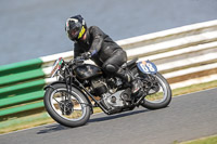Vintage-motorcycle-club;eventdigitalimages;mallory-park;mallory-park-trackday-photographs;no-limits-trackdays;peter-wileman-photography;trackday-digital-images;trackday-photos;vmcc-festival-1000-bikes-photographs