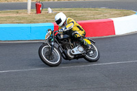 Vintage-motorcycle-club;eventdigitalimages;mallory-park;mallory-park-trackday-photographs;no-limits-trackdays;peter-wileman-photography;trackday-digital-images;trackday-photos;vmcc-festival-1000-bikes-photographs