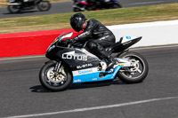 Vintage-motorcycle-club;eventdigitalimages;mallory-park;mallory-park-trackday-photographs;no-limits-trackdays;peter-wileman-photography;trackday-digital-images;trackday-photos;vmcc-festival-1000-bikes-photographs