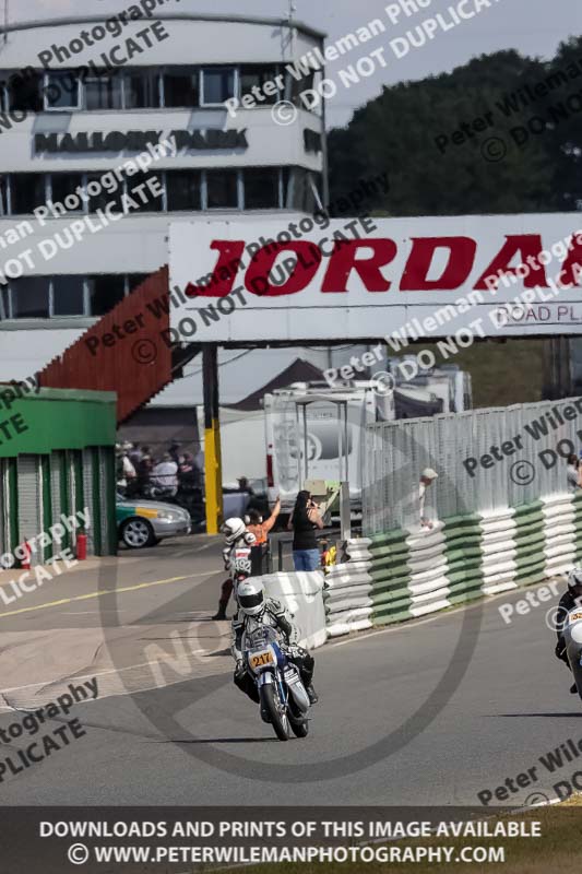 Vintage motorcycle club;eventdigitalimages;mallory park;mallory park trackday photographs;no limits trackdays;peter wileman photography;trackday digital images;trackday photos;vmcc festival 1000 bikes photographs
