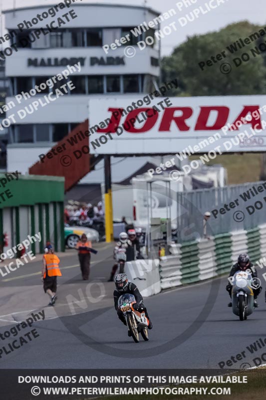 Vintage motorcycle club;eventdigitalimages;mallory park;mallory park trackday photographs;no limits trackdays;peter wileman photography;trackday digital images;trackday photos;vmcc festival 1000 bikes photographs
