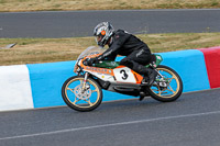 Vintage-motorcycle-club;eventdigitalimages;mallory-park;mallory-park-trackday-photographs;no-limits-trackdays;peter-wileman-photography;trackday-digital-images;trackday-photos;vmcc-festival-1000-bikes-photographs