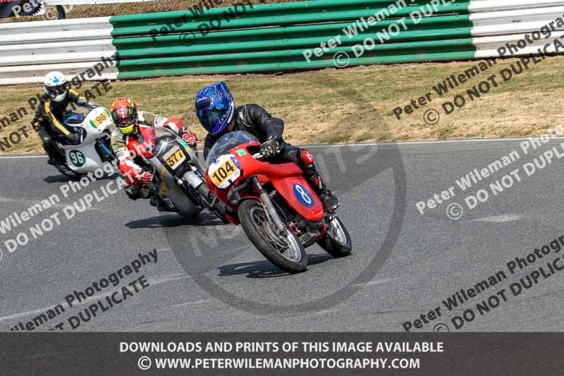 Vintage motorcycle club;eventdigitalimages;mallory park;mallory park trackday photographs;no limits trackdays;peter wileman photography;trackday digital images;trackday photos;vmcc festival 1000 bikes photographs