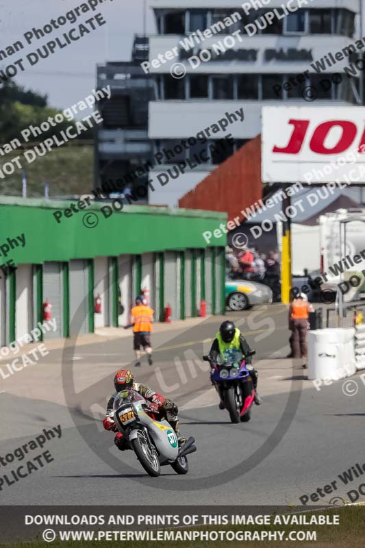 Vintage motorcycle club;eventdigitalimages;mallory park;mallory park trackday photographs;no limits trackdays;peter wileman photography;trackday digital images;trackday photos;vmcc festival 1000 bikes photographs