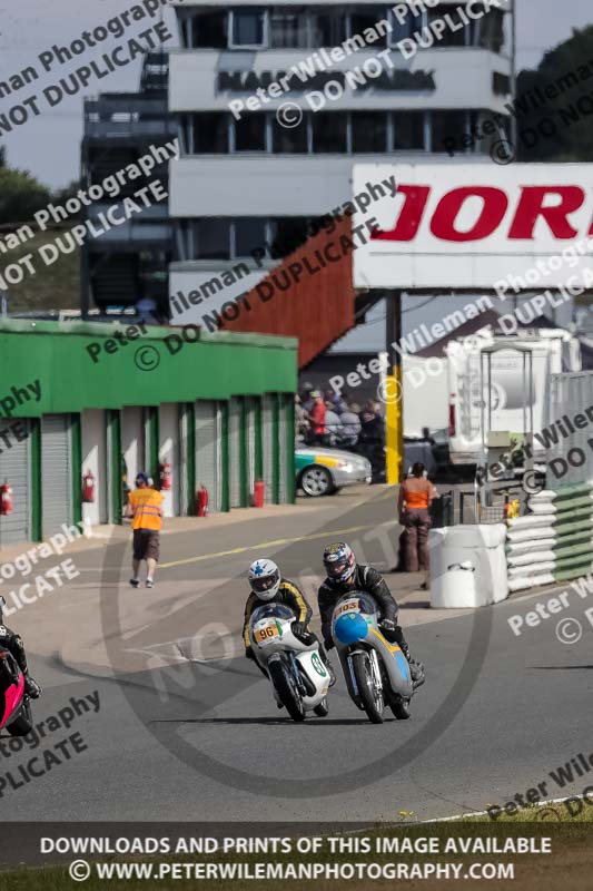 Vintage motorcycle club;eventdigitalimages;mallory park;mallory park trackday photographs;no limits trackdays;peter wileman photography;trackday digital images;trackday photos;vmcc festival 1000 bikes photographs
