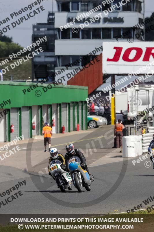 Vintage motorcycle club;eventdigitalimages;mallory park;mallory park trackday photographs;no limits trackdays;peter wileman photography;trackday digital images;trackday photos;vmcc festival 1000 bikes photographs