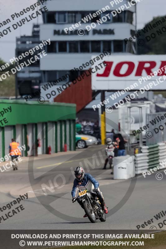 Vintage motorcycle club;eventdigitalimages;mallory park;mallory park trackday photographs;no limits trackdays;peter wileman photography;trackday digital images;trackday photos;vmcc festival 1000 bikes photographs